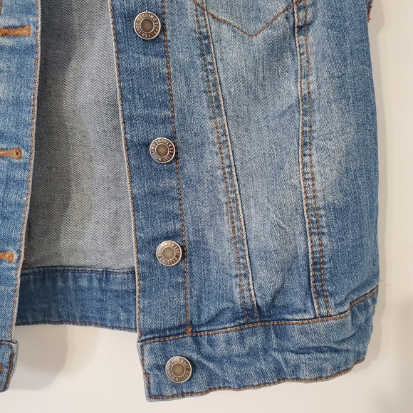 Mossimo Jean Denim Vest Sleeveless Jacket Size Small Medium Wash - Picture 3 of 8